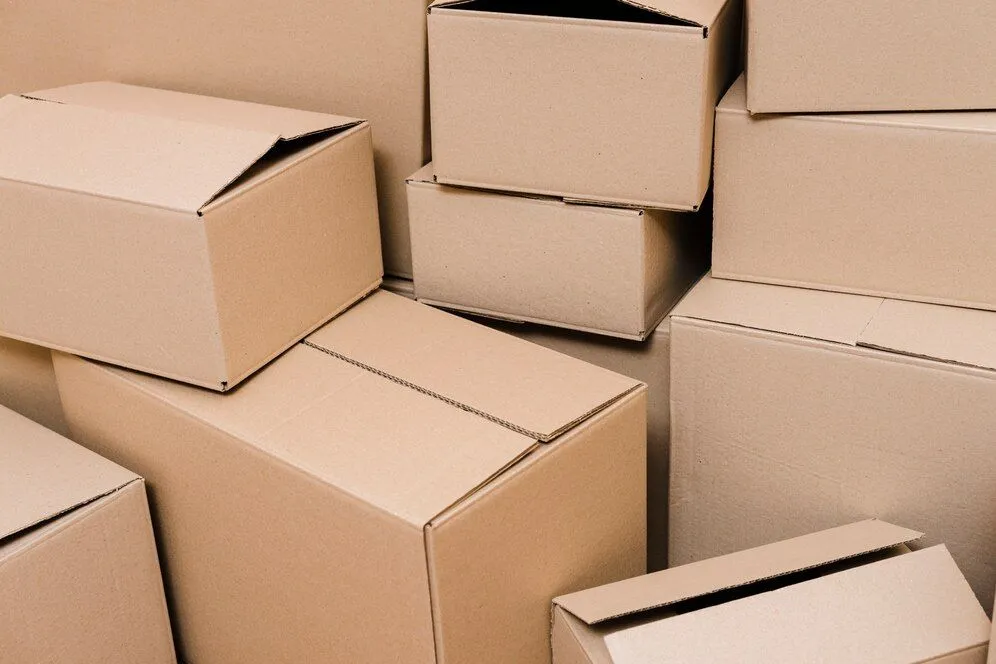 set-closed-cardboard-boxes_23-2148095548